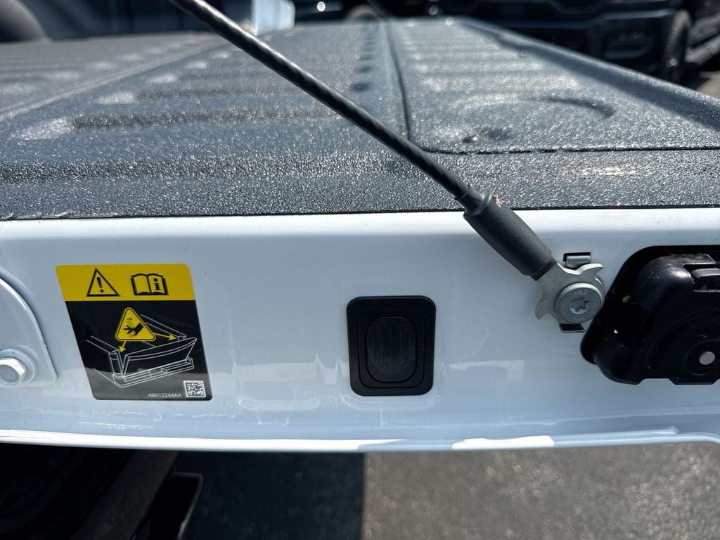 New 2026 Ram 1500 Laramie - photo - 17