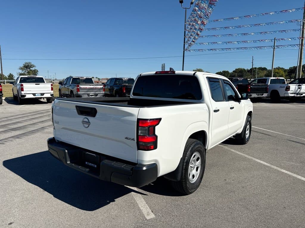 Pre-Owned 2024 Nissan Frontier S - photo - 12