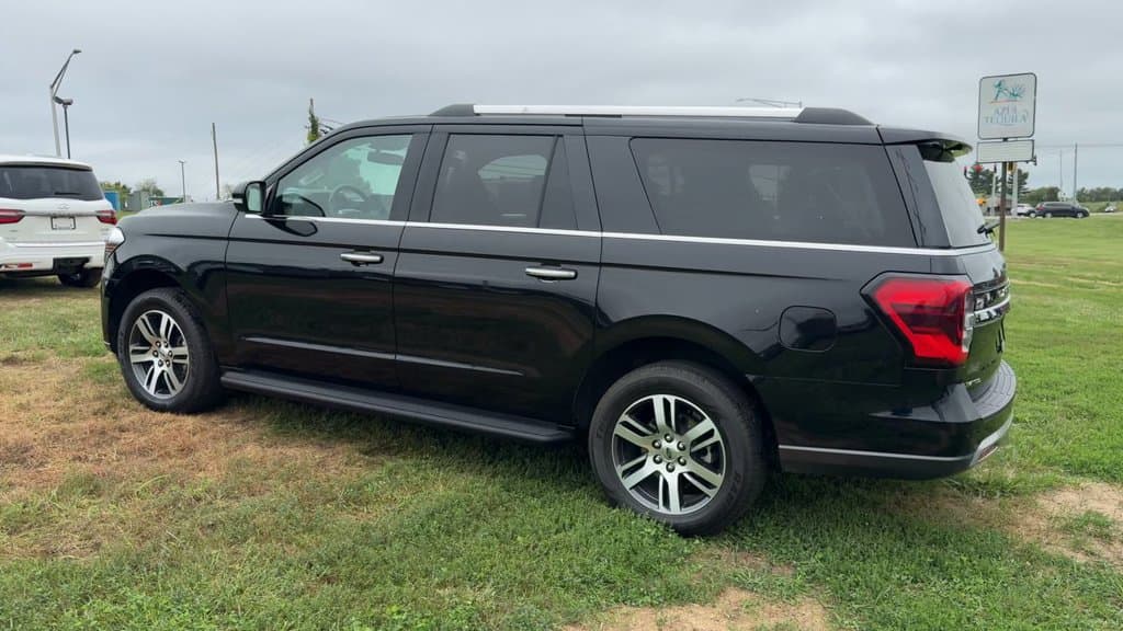 Pre-Owned 2024 Ford Expedition Max Limited - photo - 3