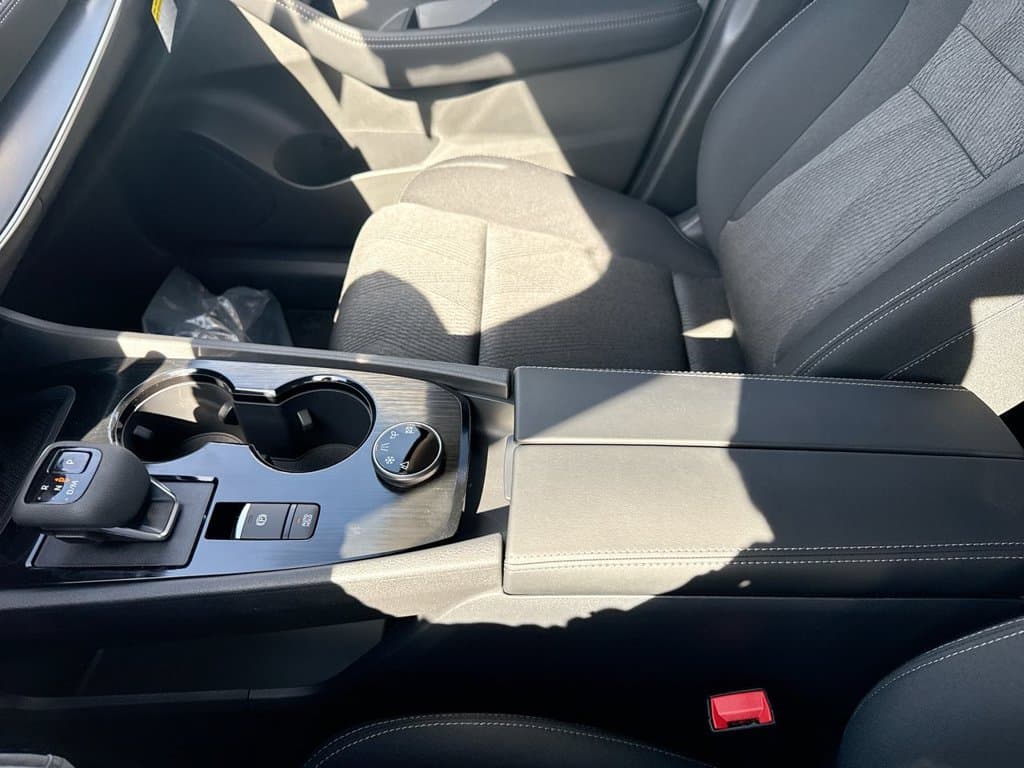 New 2026 Nissan Rogue SV - photo - 25
