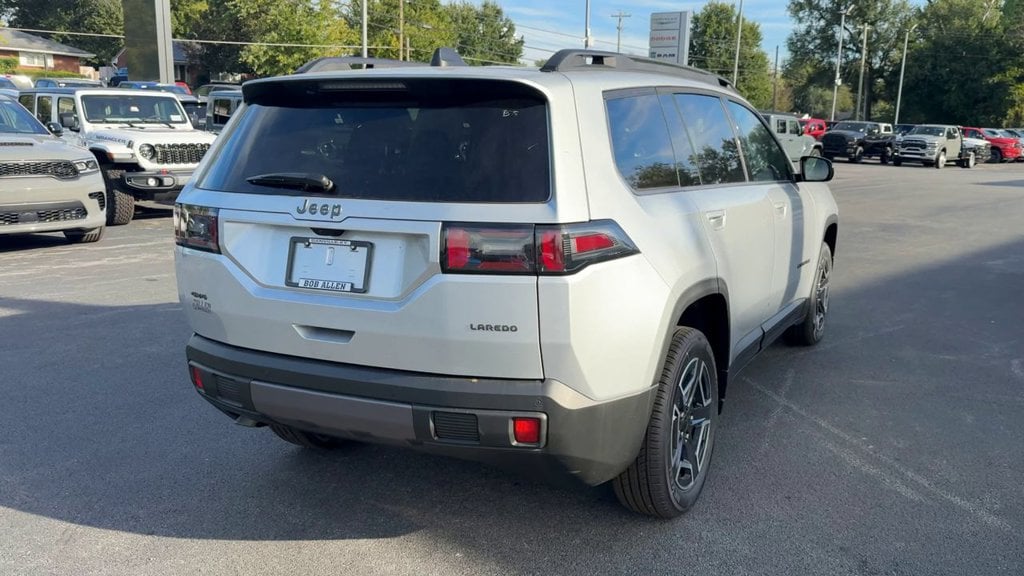 New 2026 Jeep Cherokee Laredo - photo - 5