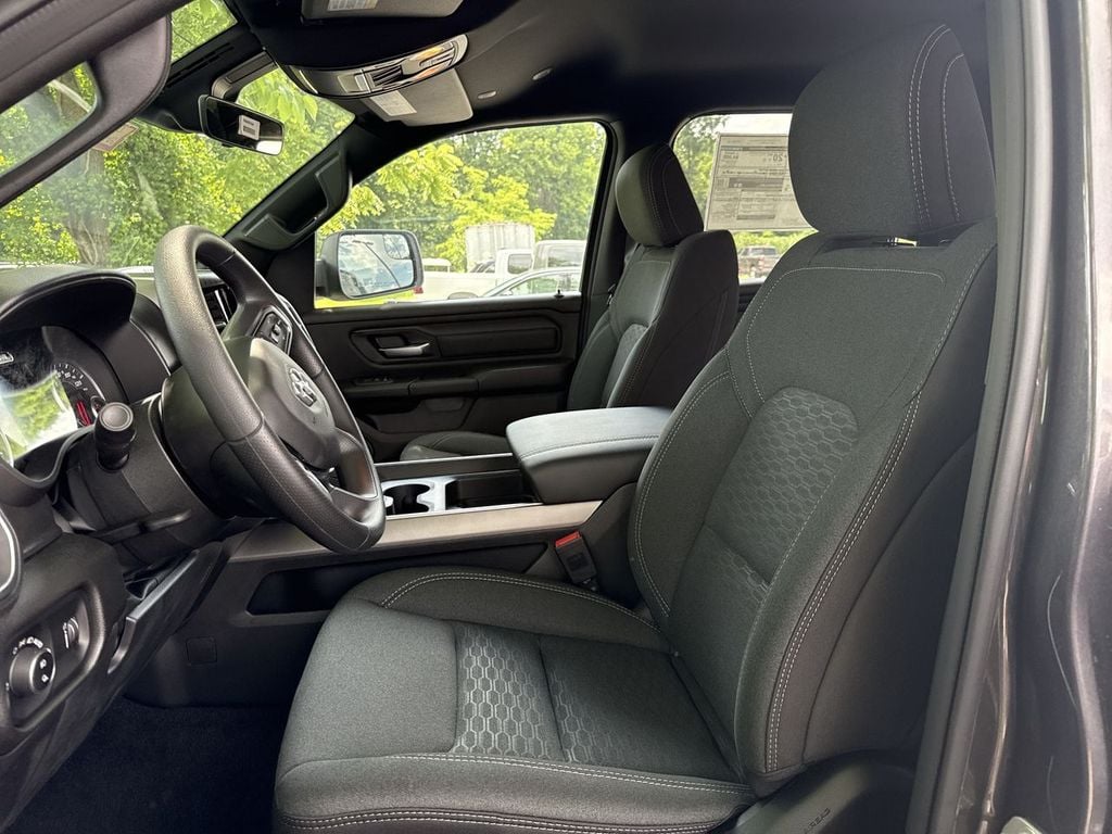 New 2026 Ram 1500 Express - photo - 20
