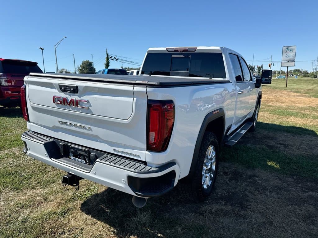 Pre-Owned 2021 GMC Sierra 2500HD Denali - photo - 12