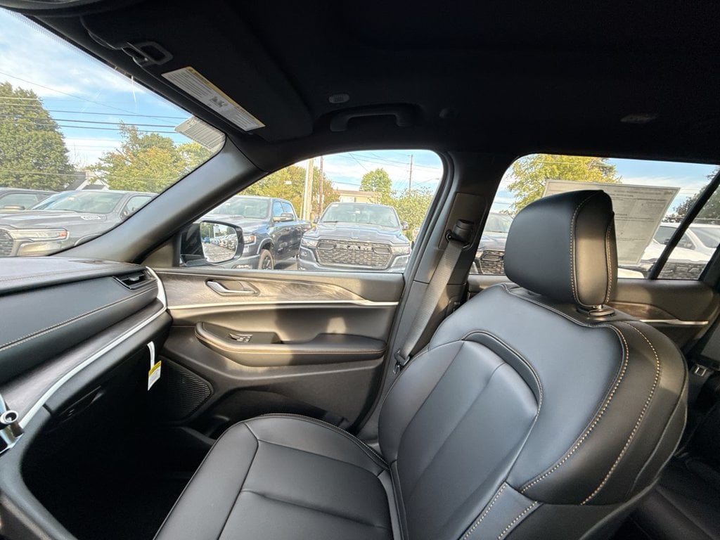 New 2026 Jeep Grand Cherokee L - photo - 32