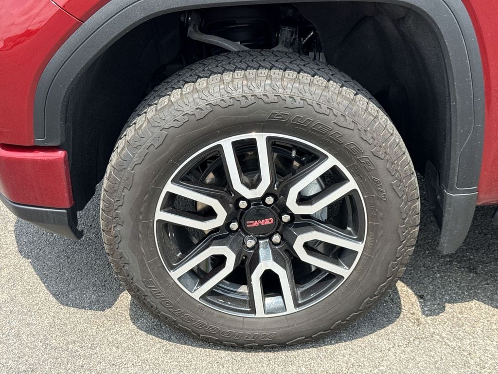 Pre-Owned 2025 GMC Sierra 1500 AT4 - photo - 9
