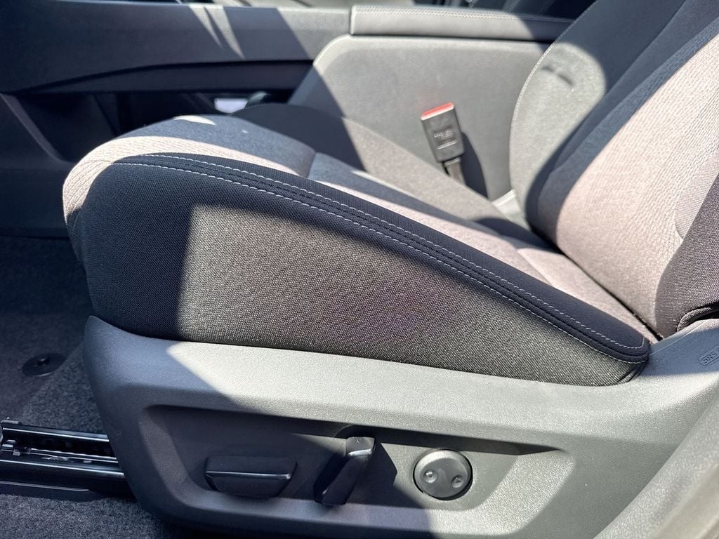 New 2026 Nissan Rogue SV - photo - 22