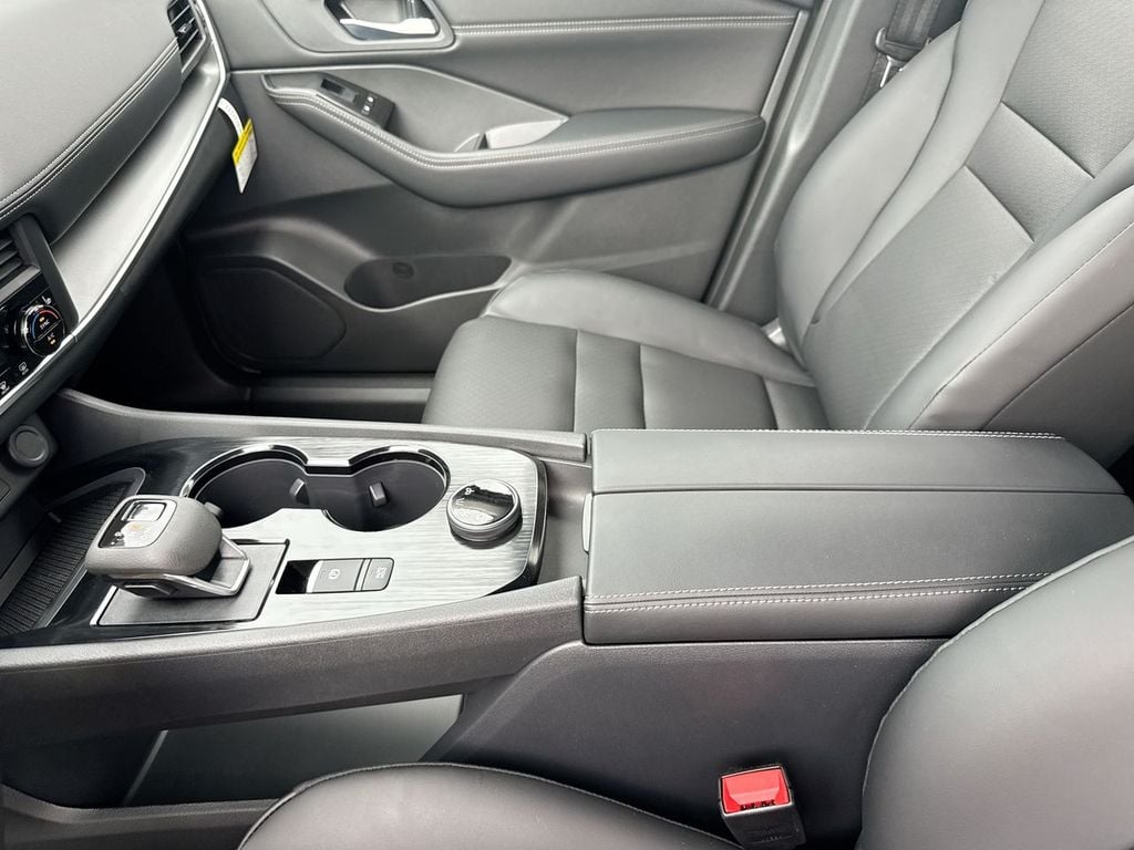 New 2026 Nissan Rogue Dark Armor - photo - 25