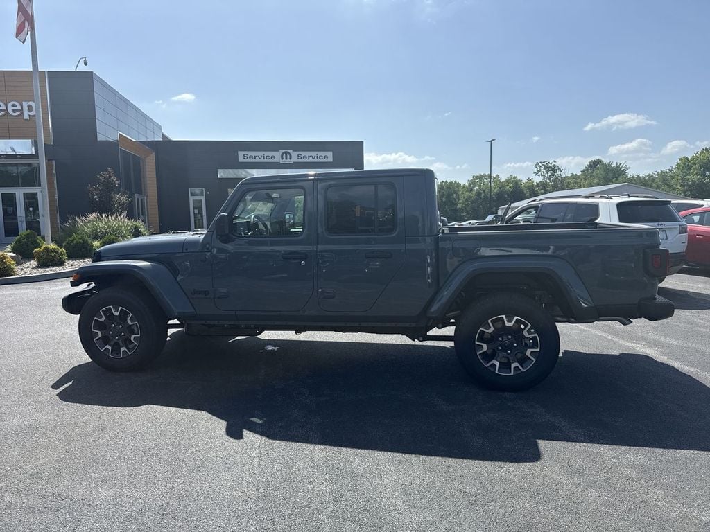 New 2026 Jeep Gladiator Sahara - photo - 10