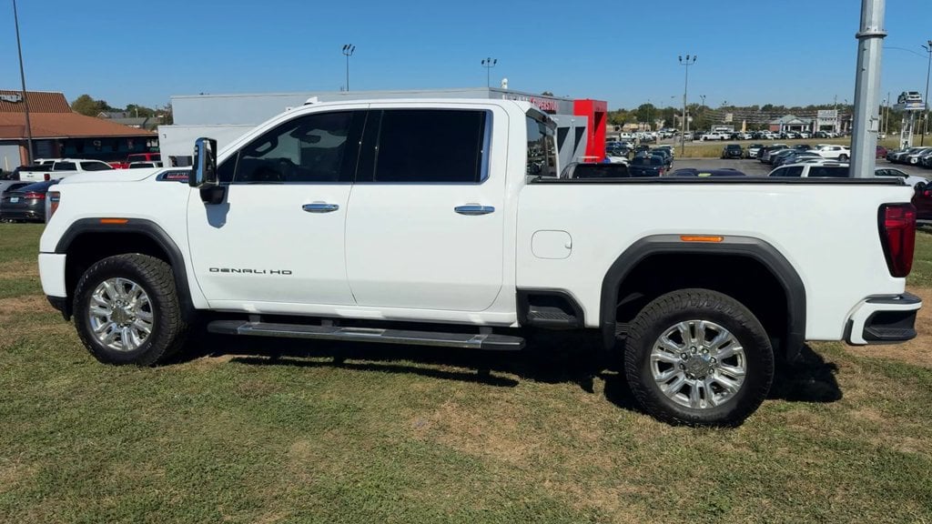 Pre-Owned 2021 GMC Sierra 2500HD Denali - photo - 3