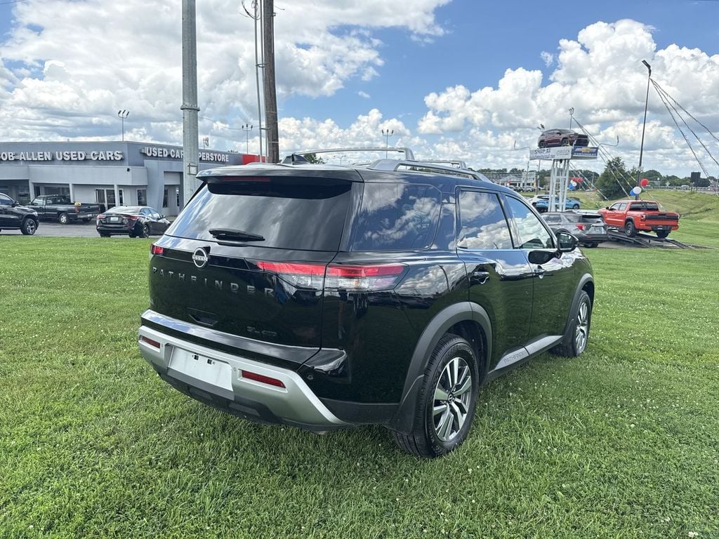 Pre-Owned 2024 Nissan Pathfinder SL - photo - 12