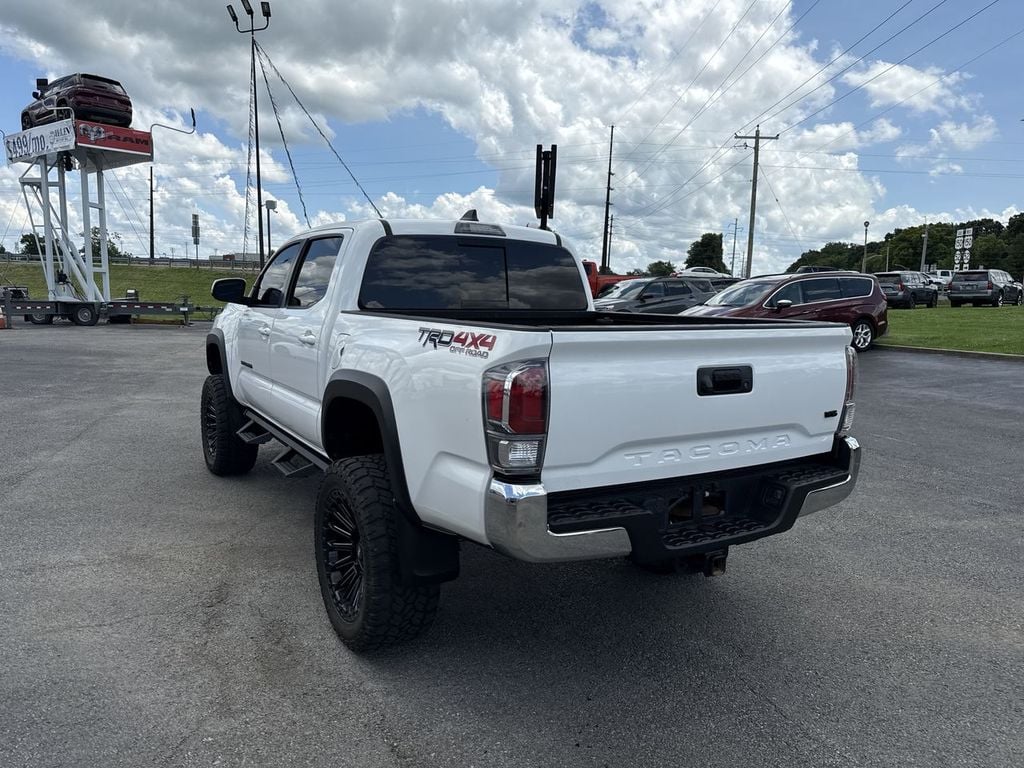Pre-Owned 2022 Toyota Tacoma TRD Off-Road - photo - 11