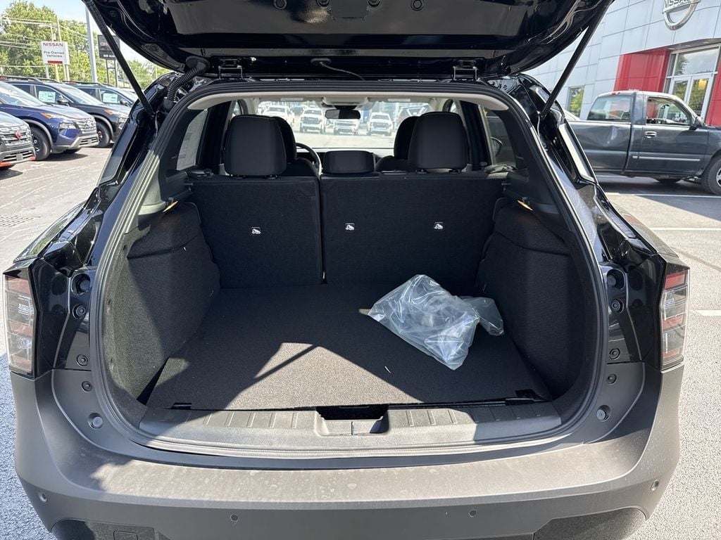 New 2026 Nissan Kicks SV - photo - 16