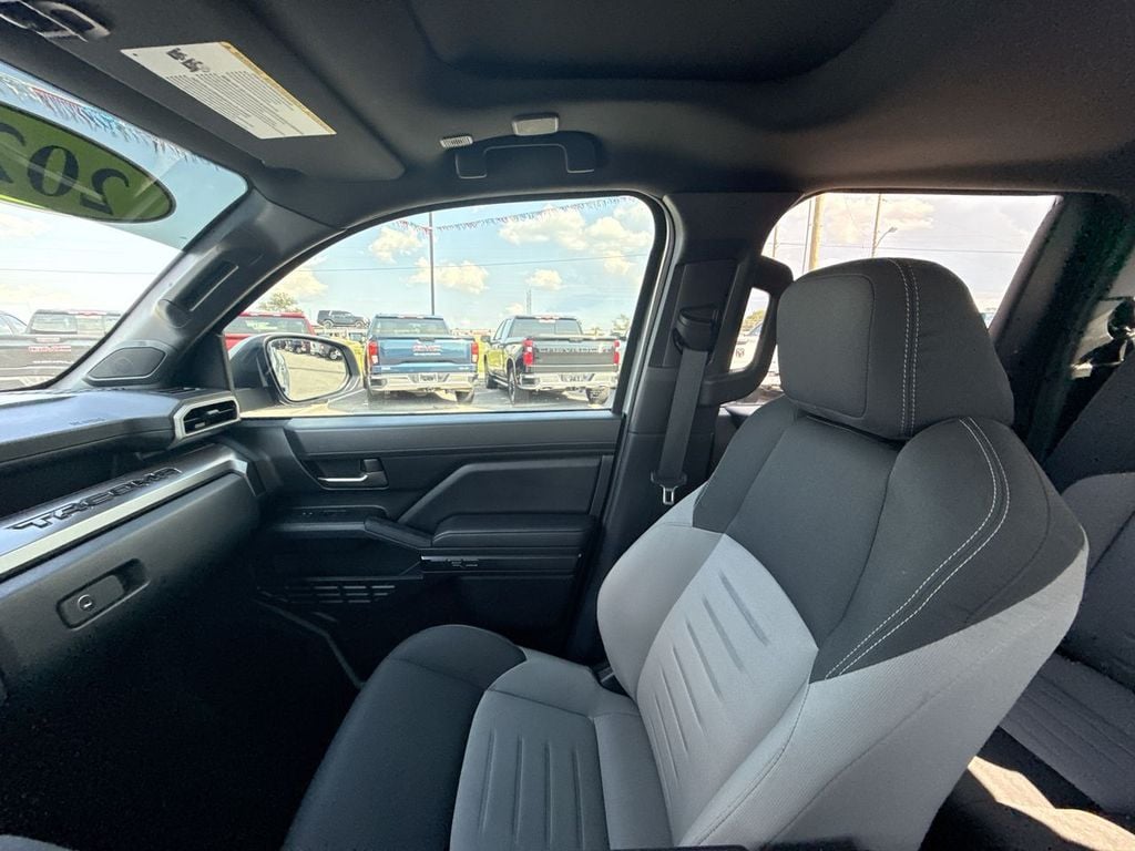 Pre-Owned 2025 Toyota Tacoma Hybrid TRD Sport - photo - 29