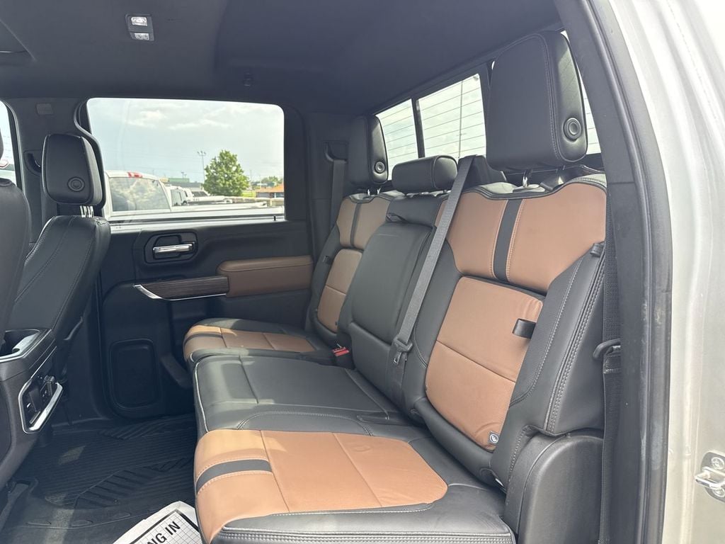 Pre-Owned 2022 Chevrolet Silverado 3500HD High Country - photo - 18