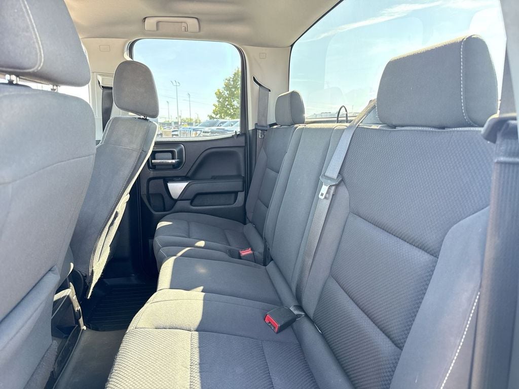 Pre-Owned 2019 Chevrolet Silverado 1500 LD LT - photo - 10