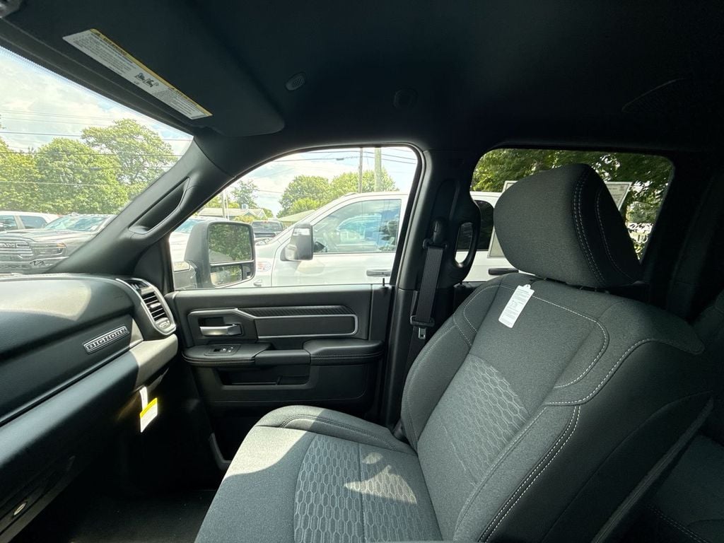 New 2026 Ram 3500 Big Horn - photo - 30