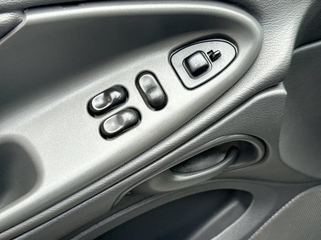 Pre-Owned 2002 Ford Mustang GT - photo - 11