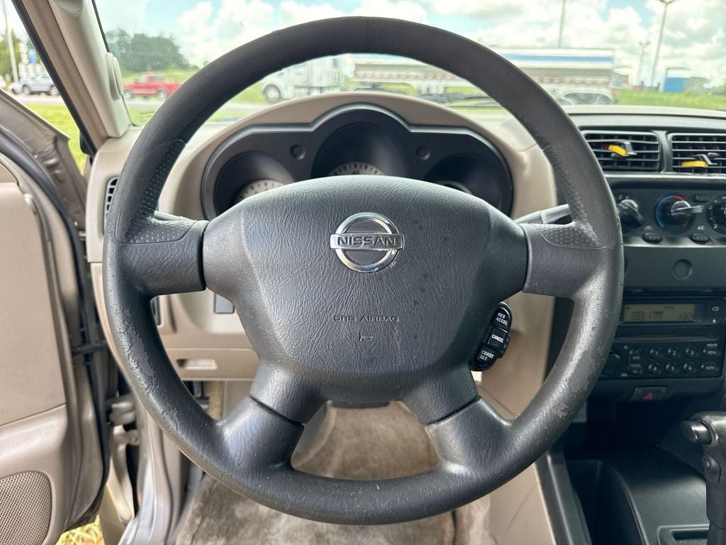 Pre-Owned 2004 Nissan Frontier XE - photo - 14