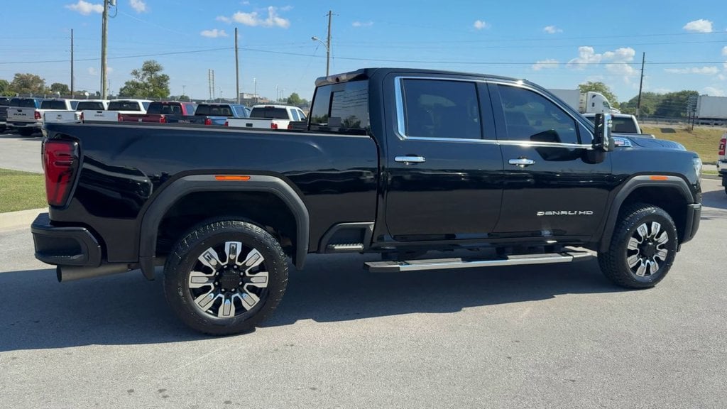 Pre-Owned 2024 GMC Sierra 2500HD Denali - photo - 6