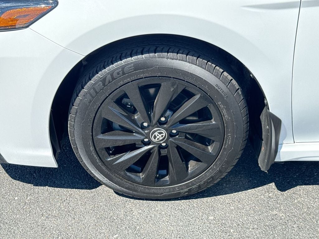 Pre-Owned 2024 Toyota Camry - photo - 9