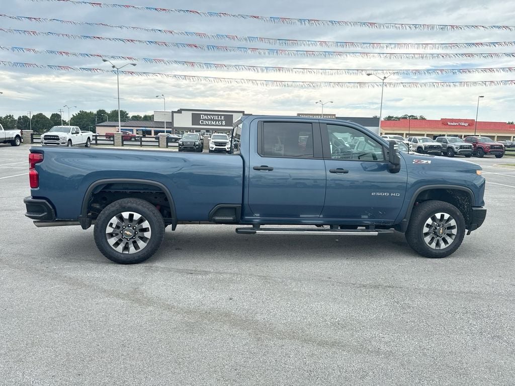 Pre-Owned 2024 Chevrolet Silverado 2500HD Custom - photo - 13