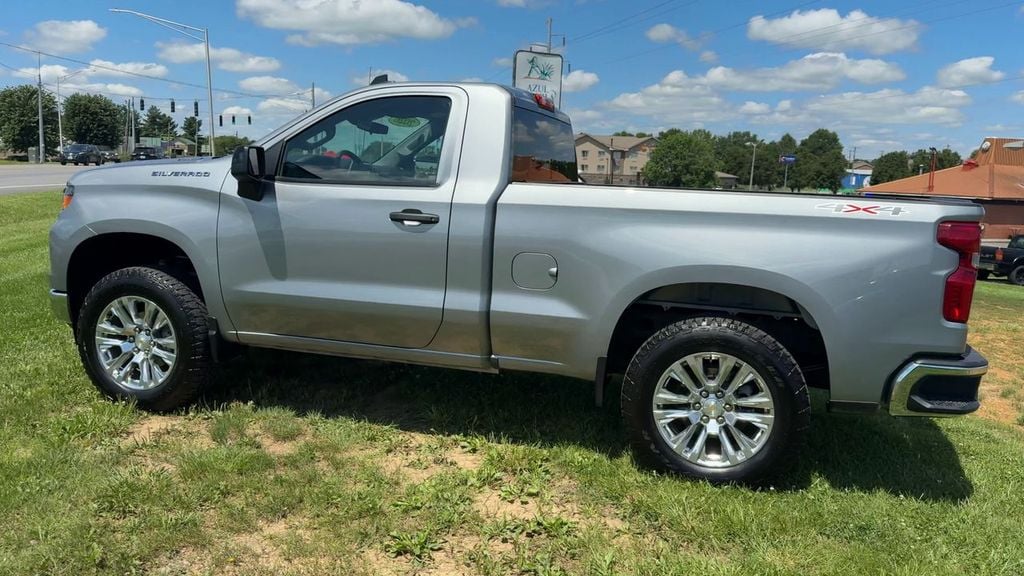 Pre-Owned 2026 Chevrolet Silverado 1500 WT - photo - 3