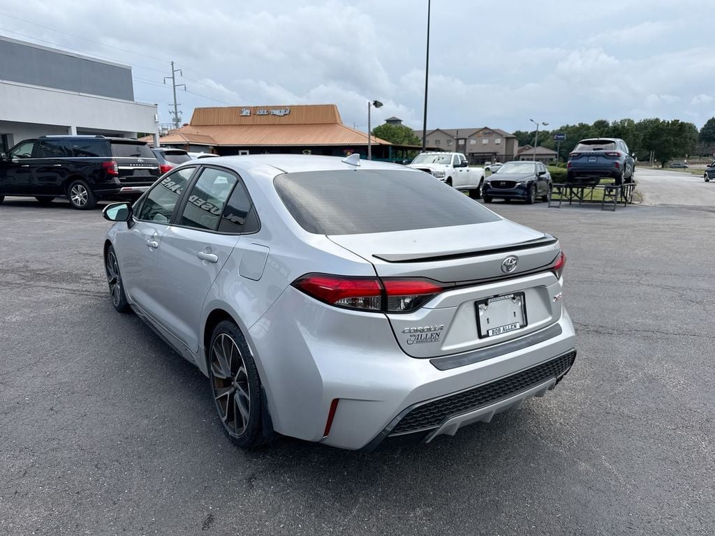 Pre-Owned 2021 Toyota Corolla XSE - photo - 11