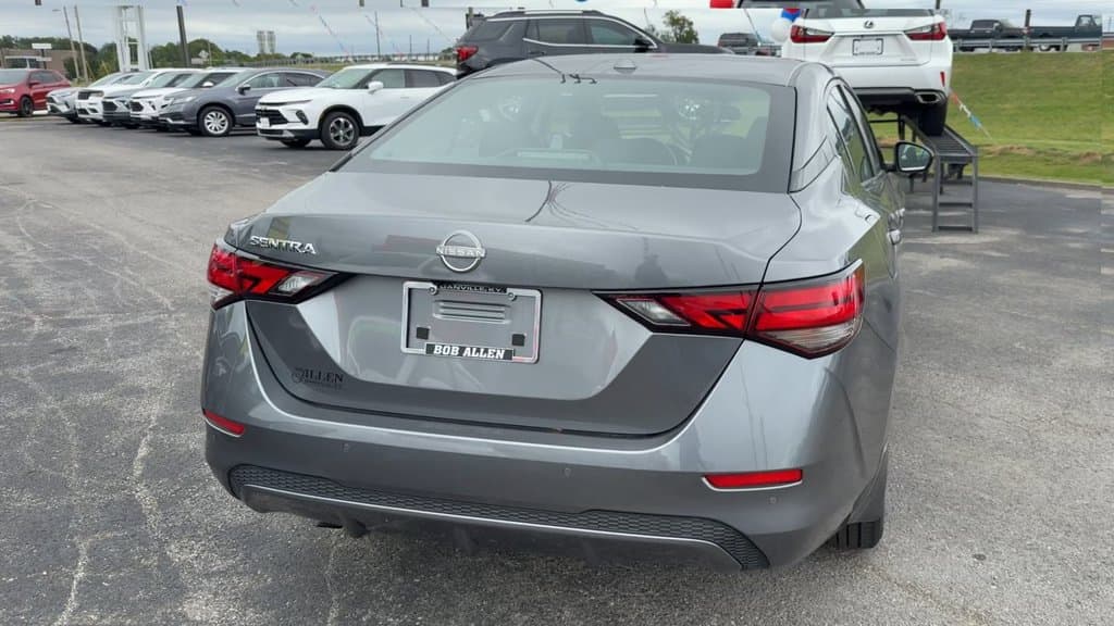 Pre-Owned 2025 Nissan Sentra SV - photo - 5