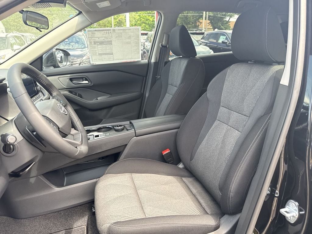 New 2026 Nissan Rogue SV - photo - 21