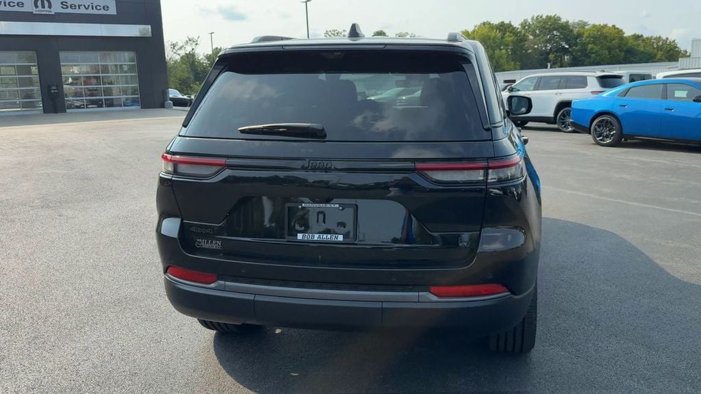 New 2026 Jeep Grand Cherokee - photo - 5