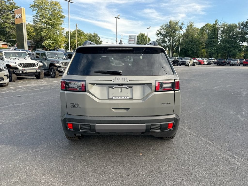 New 2026 Jeep Cherokee Laredo - photo - 17