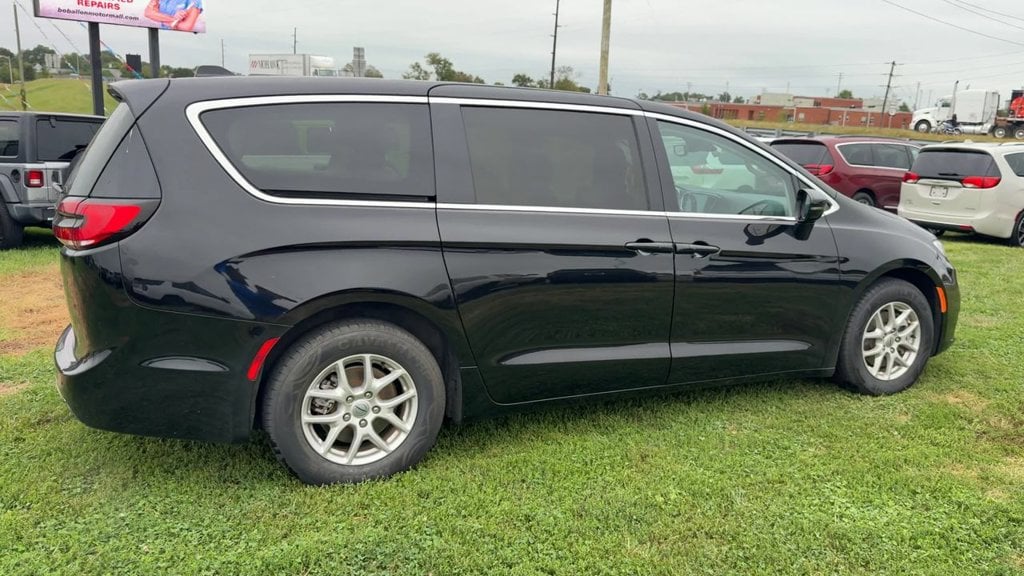 Pre-Owned 2024 Chrysler Pacifica Touring L - photo - 6