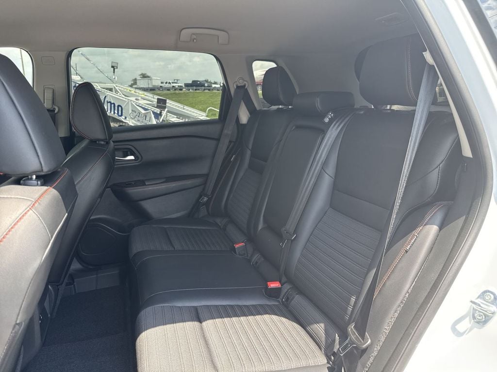 Pre-Owned 2025 Nissan Rogue Rock Creek - photo - 19
