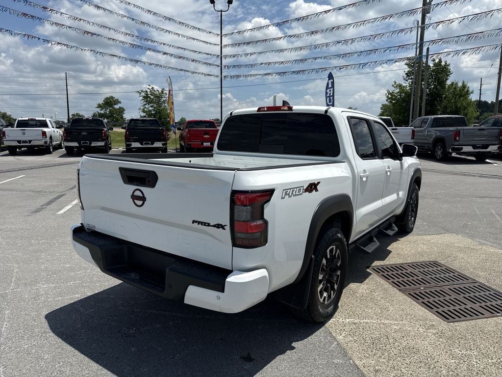 Pre-Owned 2024 Nissan Frontier PRO-4X - photo - 12
