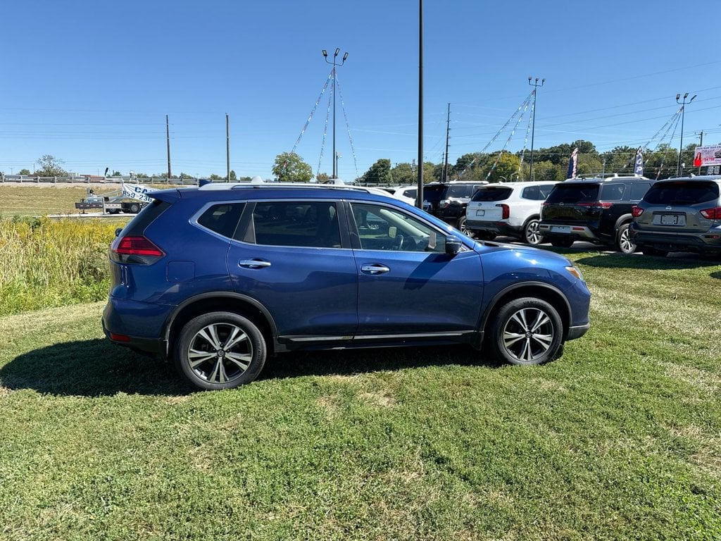 Pre-Owned 2017 Nissan Rogue SL - photo - 5