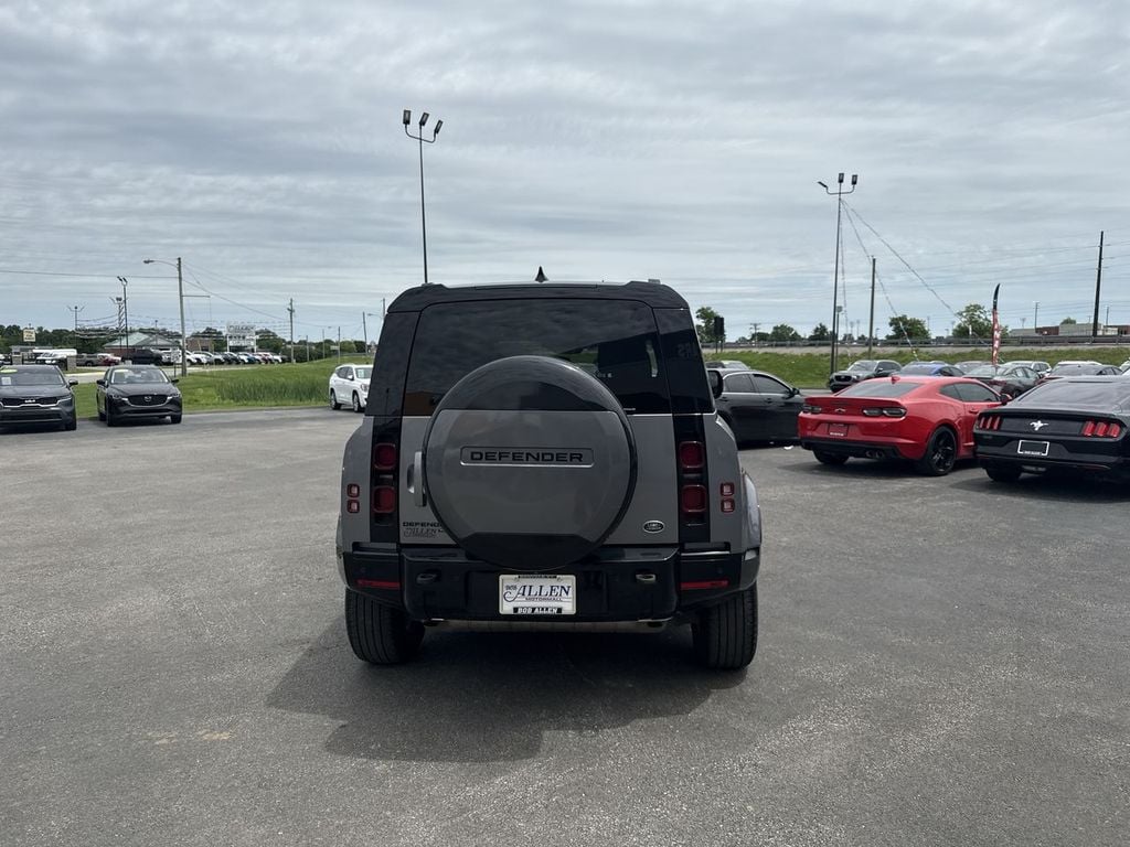 Pre-Owned 2023 Land Rover Defender 90 X-Dynamic SE - photo - 17