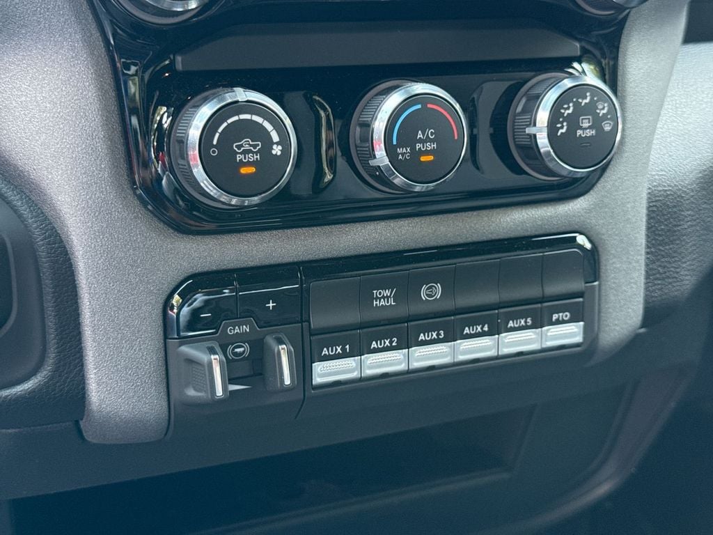 New 2026 Ram 4500HD Tradesman - photo - 26