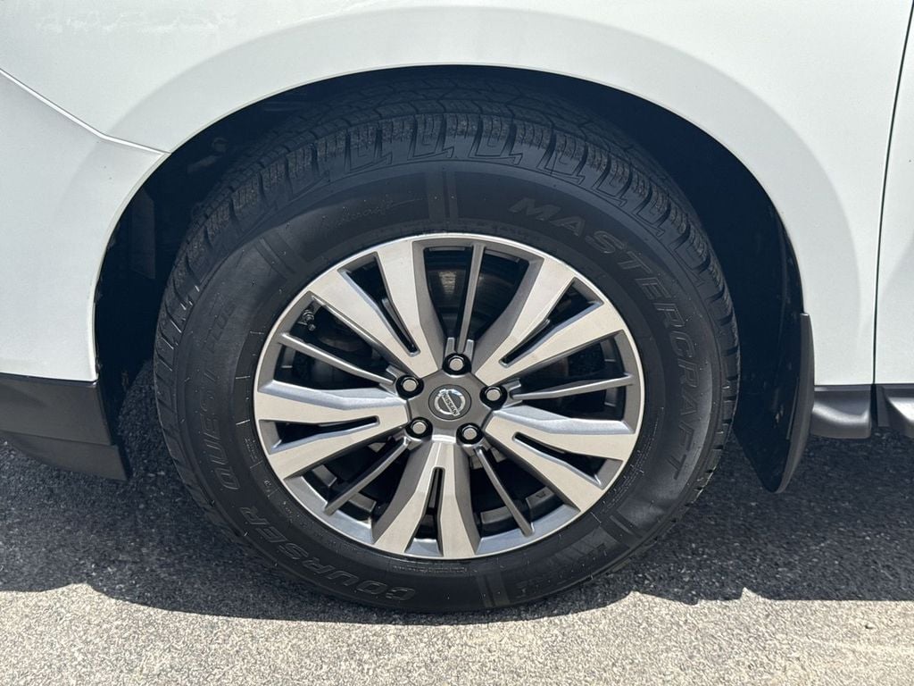 Pre-Owned 2018 Nissan Pathfinder S - photo - 9
