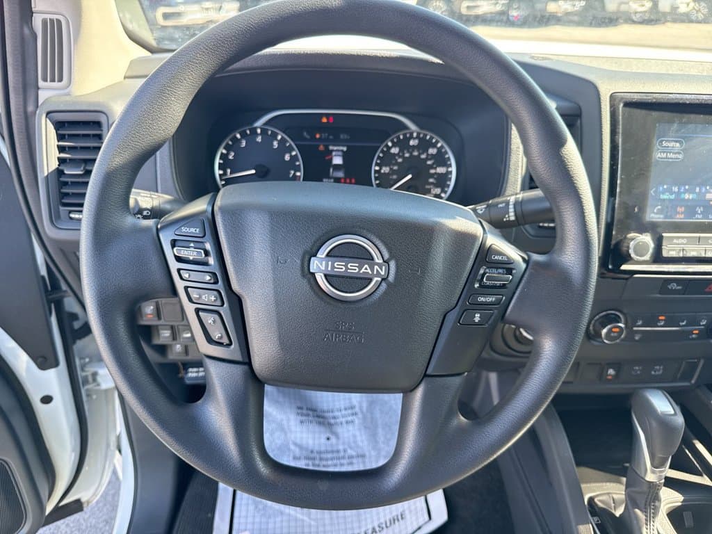Pre-Owned 2024 Nissan Frontier S - photo - 22