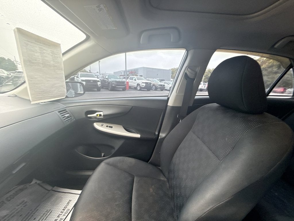 Pre-Owned 2010 Toyota Corolla S - photo - 20