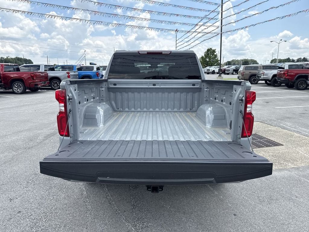 Pre-Owned 2024 Chevrolet Silverado 1500 RST - photo - 16