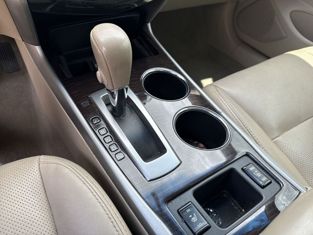 Pre-Owned 2014 Nissan Altima 2.5 SL - photo - 17