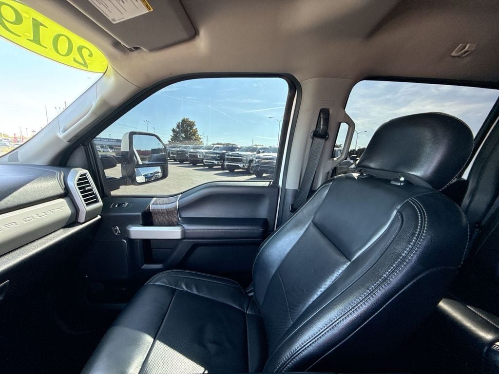 Pre-Owned 2019 Ford F-250SD Lariat - photo - 22