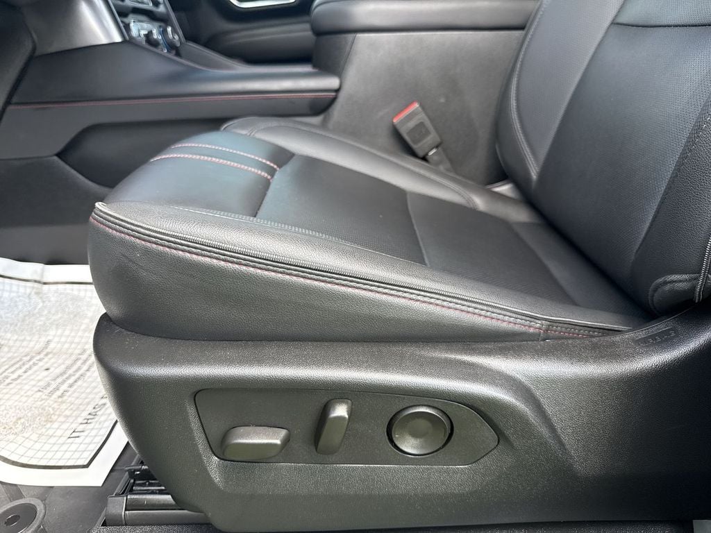 Pre-Owned 2024 Chevrolet Suburban RST - photo - 23