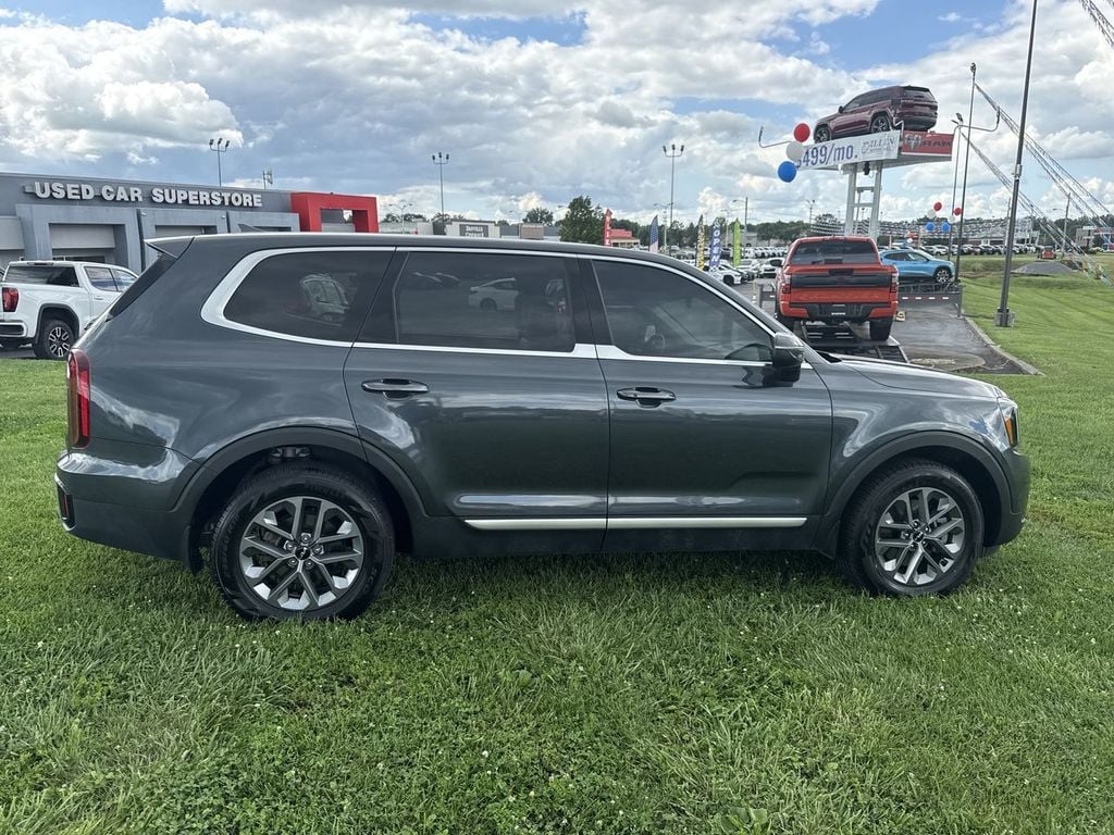Pre-Owned 2024 Kia Telluride LX - photo - 13