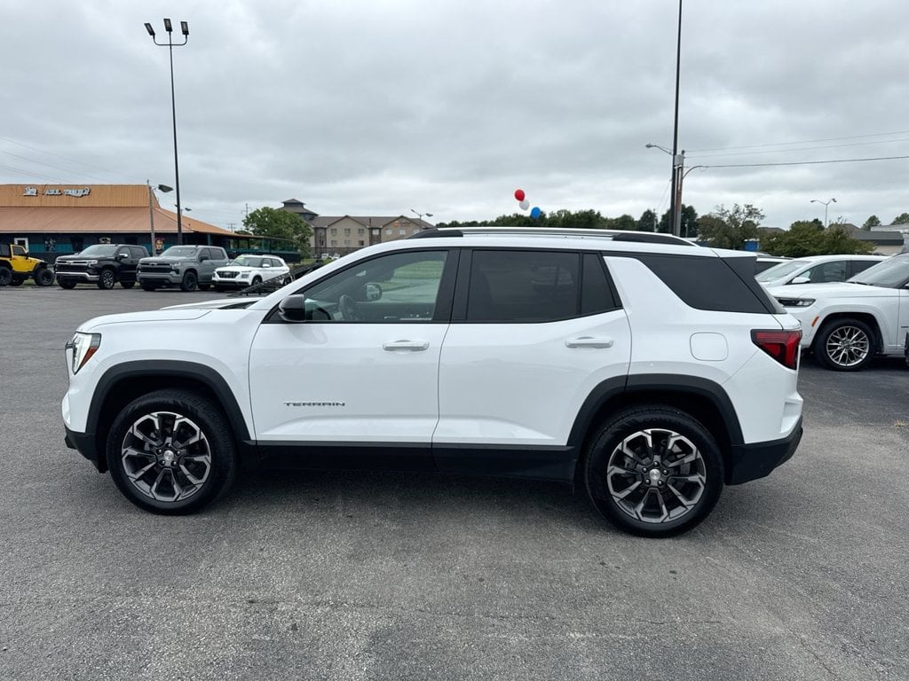 Pre-Owned 2025 GMC Terrain Elevation - photo - 10