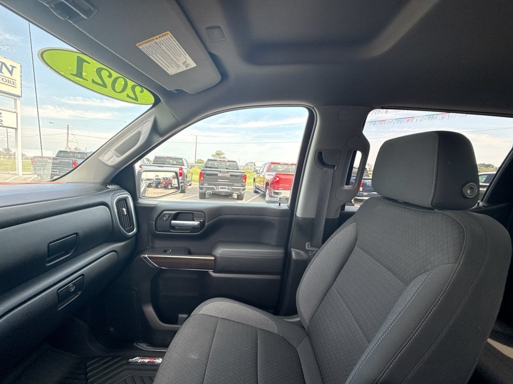 Pre-Owned 2021 Chevrolet Silverado 1500 LT - photo - 29