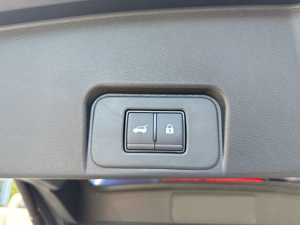 New 2026 Nissan Rogue SV - photo - 17