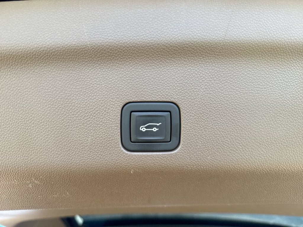 Pre-Owned 2023 GMC Yukon XL Denali - photo - 17