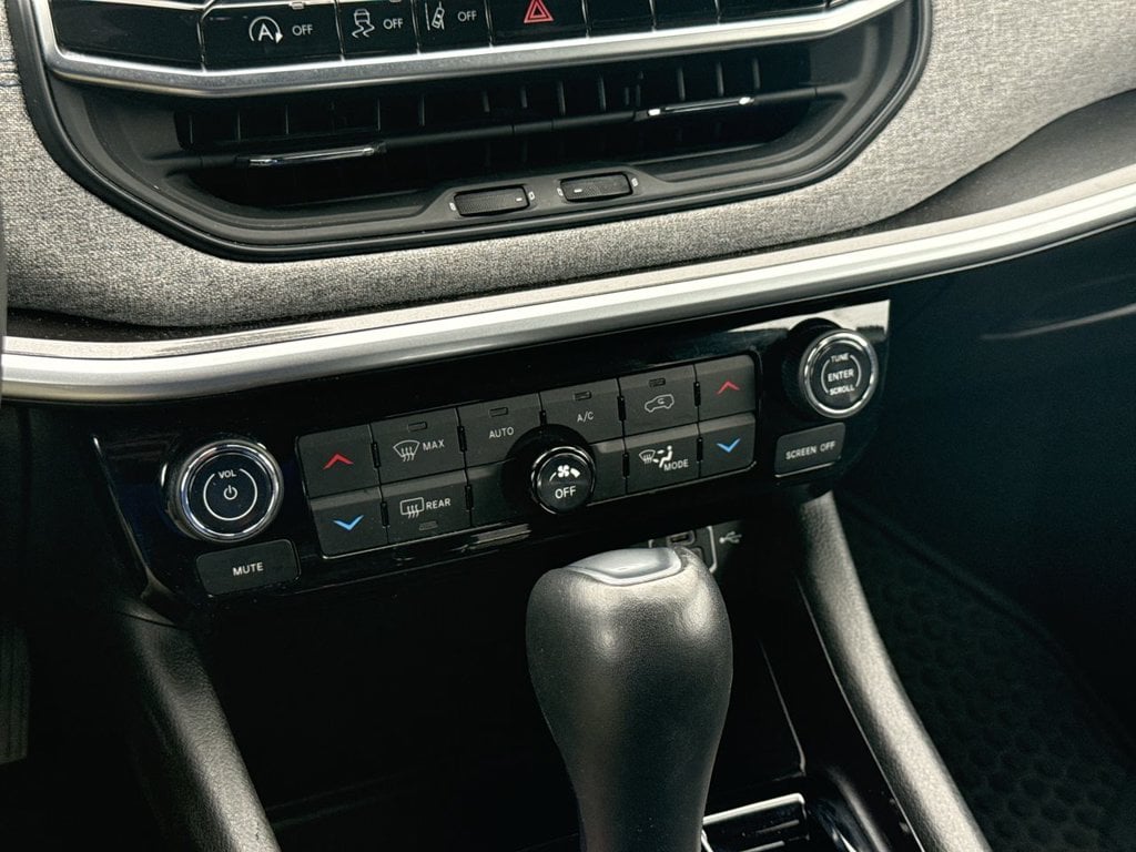 Pre-Owned 2025 Jeep Compass Latitude - photo - 29